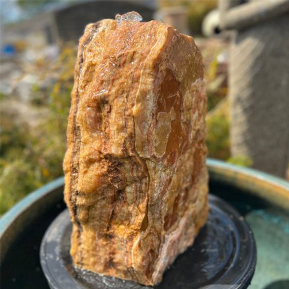 Nous fabriquons votre fontaine en pierre naturelle sur mesure